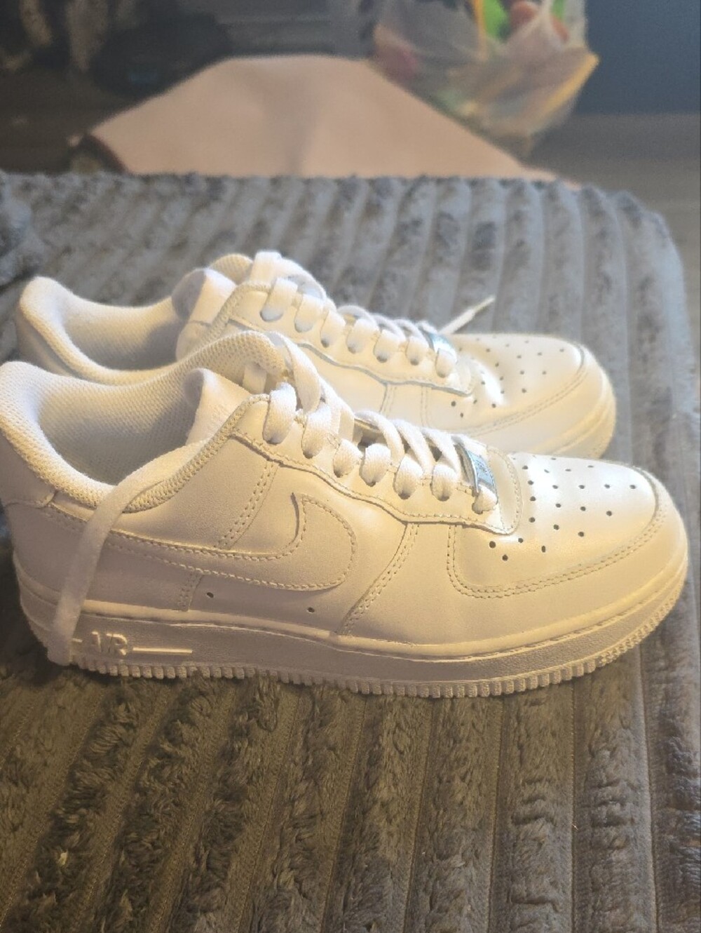 Nike White Low-Top Sneakers - Classic AF1 Style - Picture 4 of 5